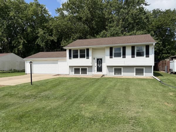 403 S Postlewaite Street , Alexis, IL 61412