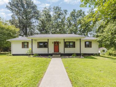 39 College Court, Stanton, KY 40380