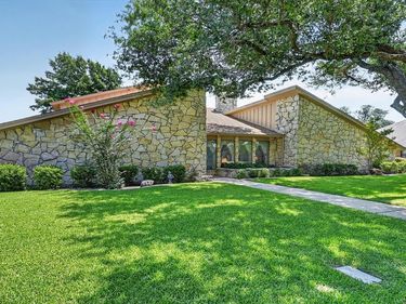 4001 Snow Creek Drive, Fort Worth, TX 76008