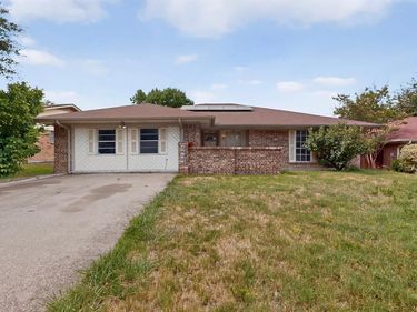 3612 Holly Springs Drive, Fort Worth, TX 76133