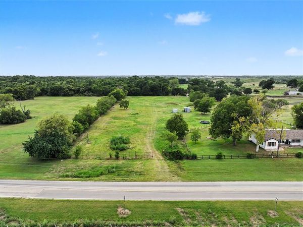 7140 S 3rd St Road, Waco, TX 76706