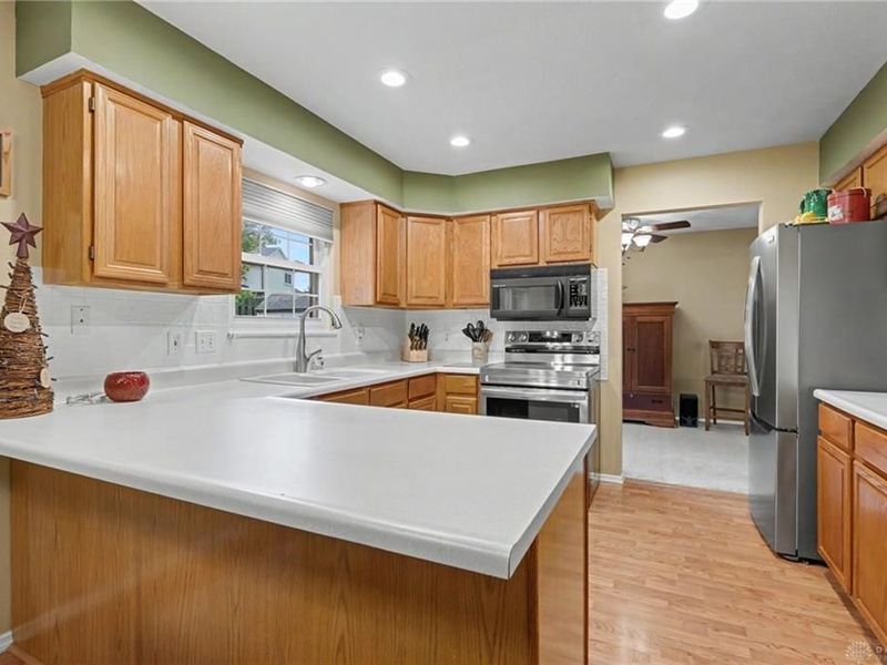 340 Royal Wood Court, Vandalia, OH 45377 Photo 3