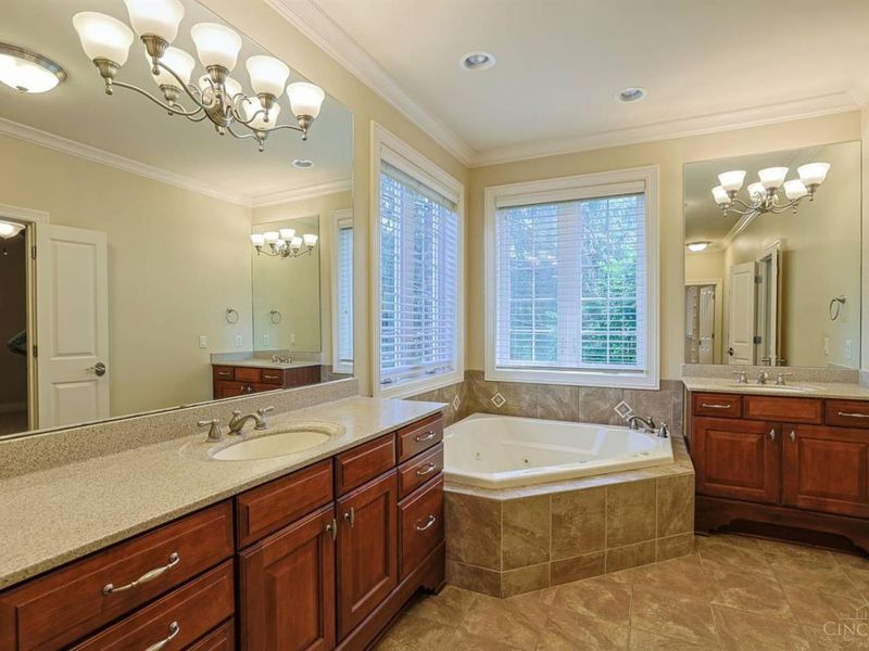 7919 Mitchell Farm Lane, Montgomery, OH 45242 Photo 17