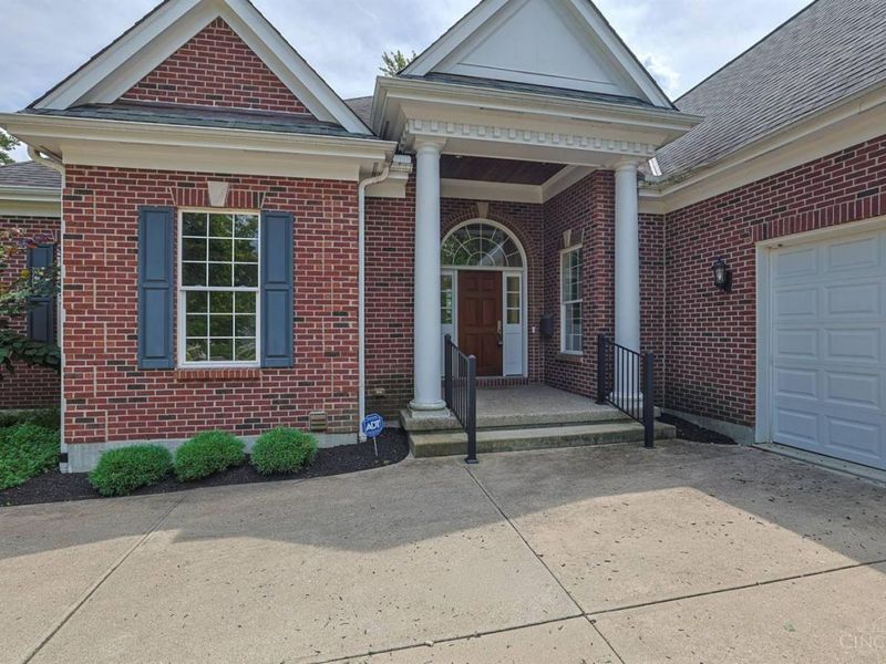 7919 Mitchell Farm Lane, Montgomery, OH 45242 Photo 3