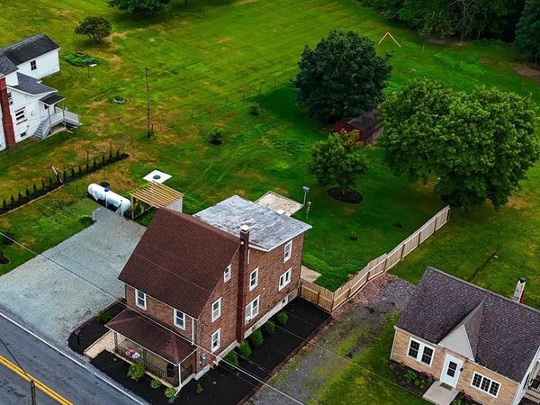 32 BEN TITUS ROAD , TAMAQUA, PA 18252