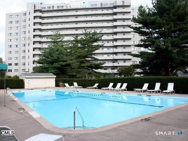 3200 Park, Unit 6F1, Bridgeport, CT 06604