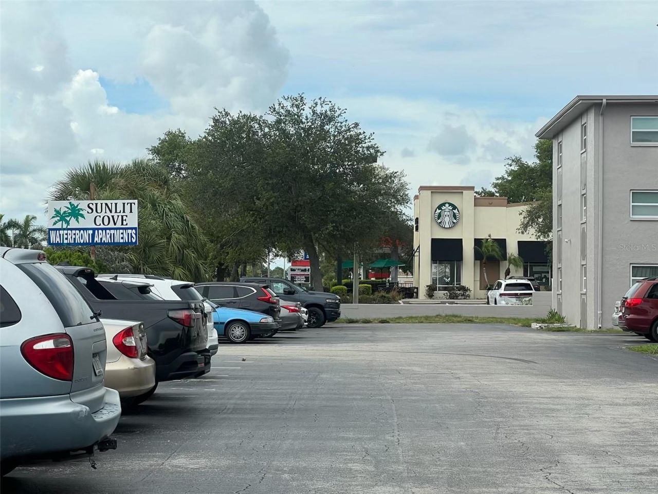 8701 4th Street N, Unit 105, Saint Petersburg, FL 33702 Photo