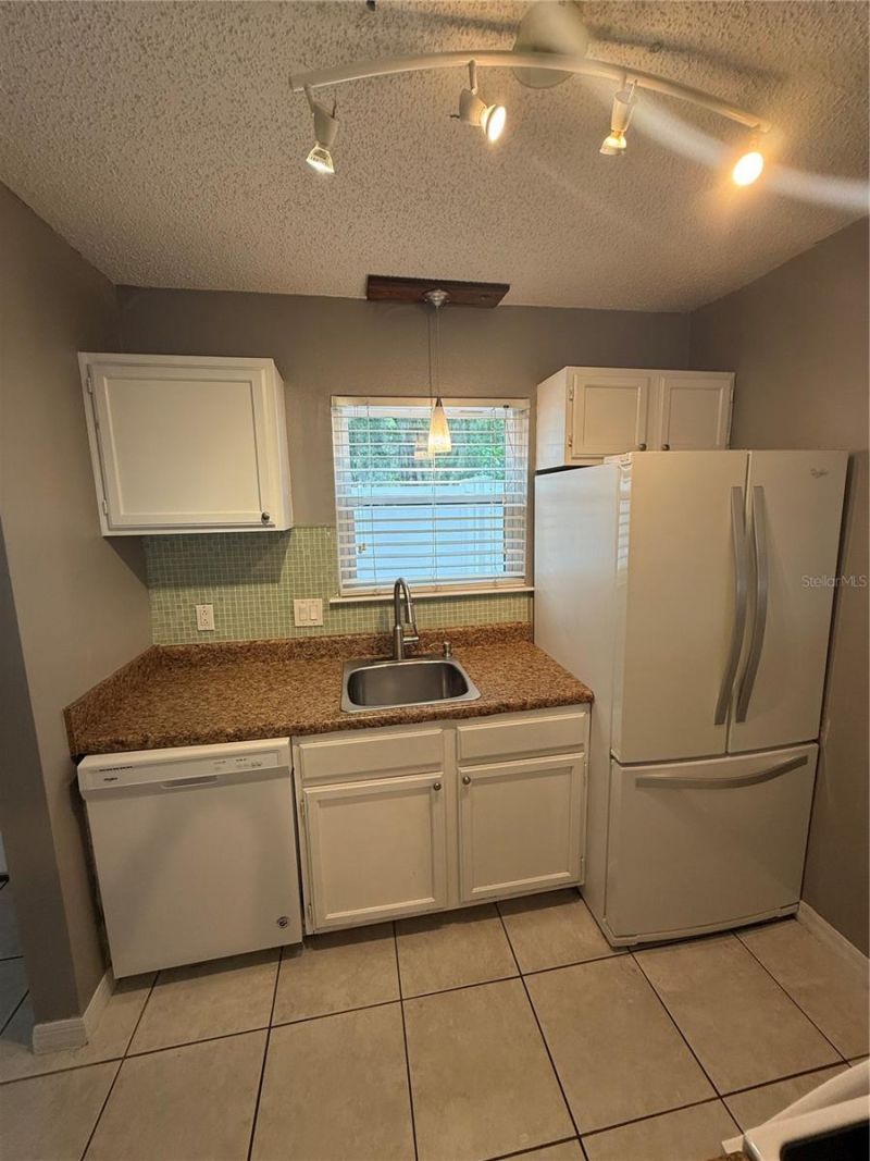 2302 Maki Road, Unit 40, Plant City, FL 33563 Photo