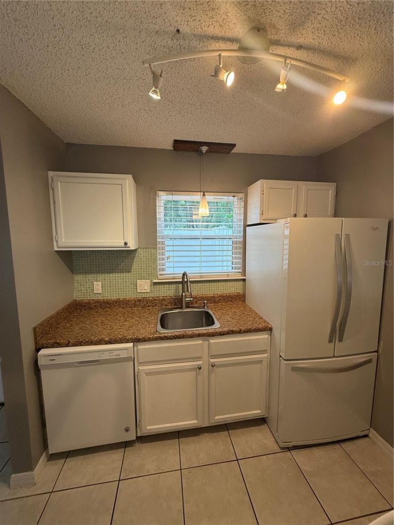 2302 Maki Road, Unit 40, Plant City, FL 33563 Photo