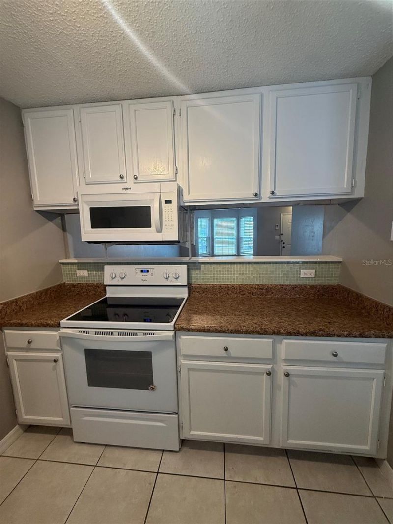 2302 Maki Road, Unit 40, Plant City, FL 33563 Photo
