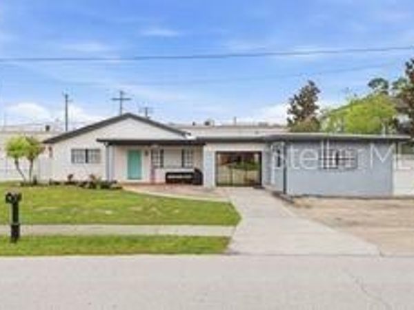 2607 W CREST AVENUE , TAMPA, FL 33614