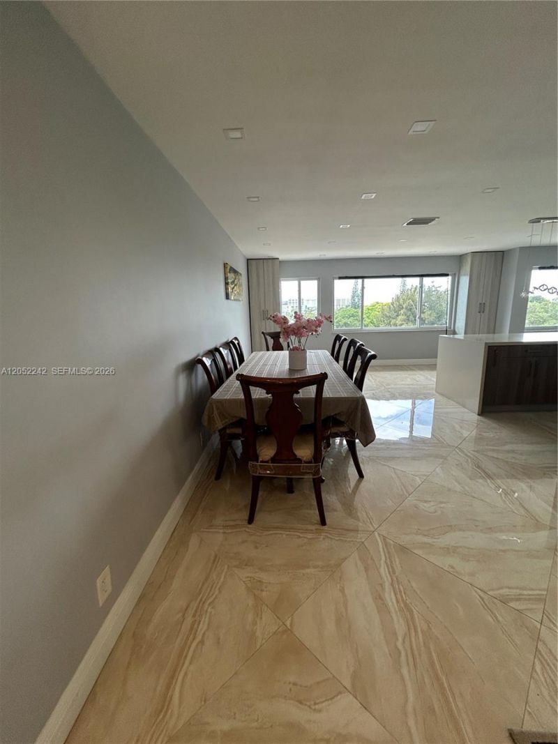329 SE 3rd St, Unit 502S, Hallandale Beach, FL 33009 Photo