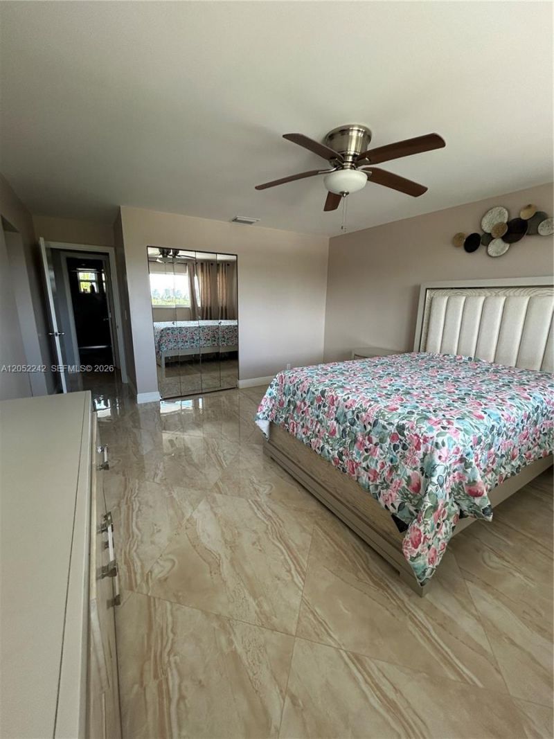 329 SE 3rd St, Unit 502S, Hallandale Beach, FL 33009 Photo