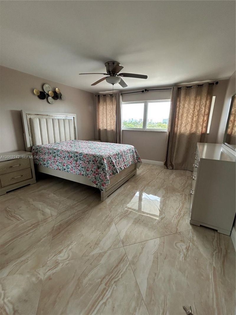 329 SE 3rd St, Unit 502S, Hallandale Beach, FL 33009 Photo