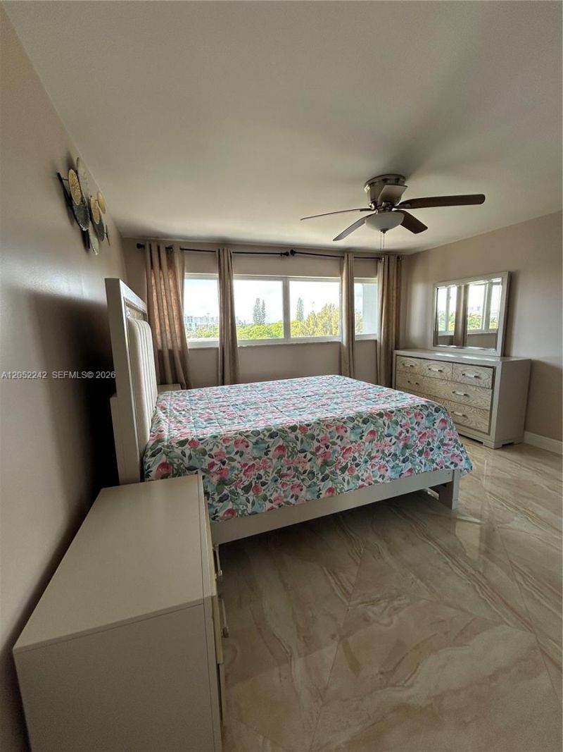 329 SE 3rd St, Unit 502S, Hallandale Beach, FL 33009 Photo