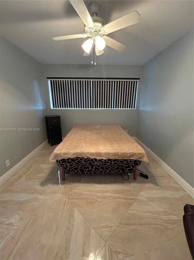 329 SE 3rd St, Unit 502S, Hallandale Beach, FL 33009 Photo