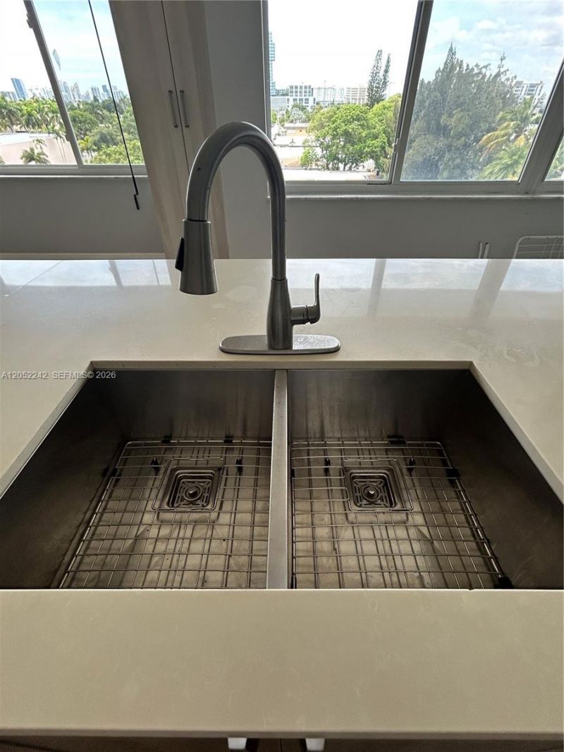 329 SE 3rd St, Unit 502S, Hallandale Beach, FL 33009 Photo