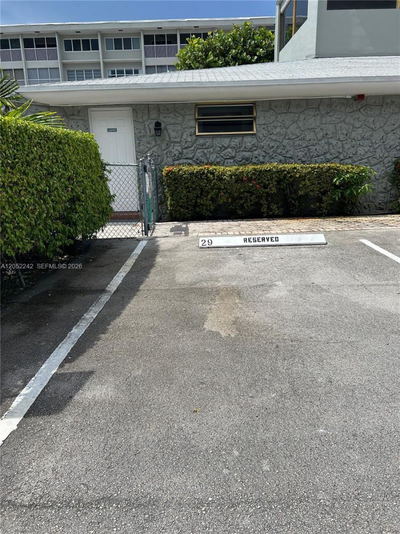 329 SE 3rd St, Unit 502S, Hallandale Beach, FL 33009 Photo
