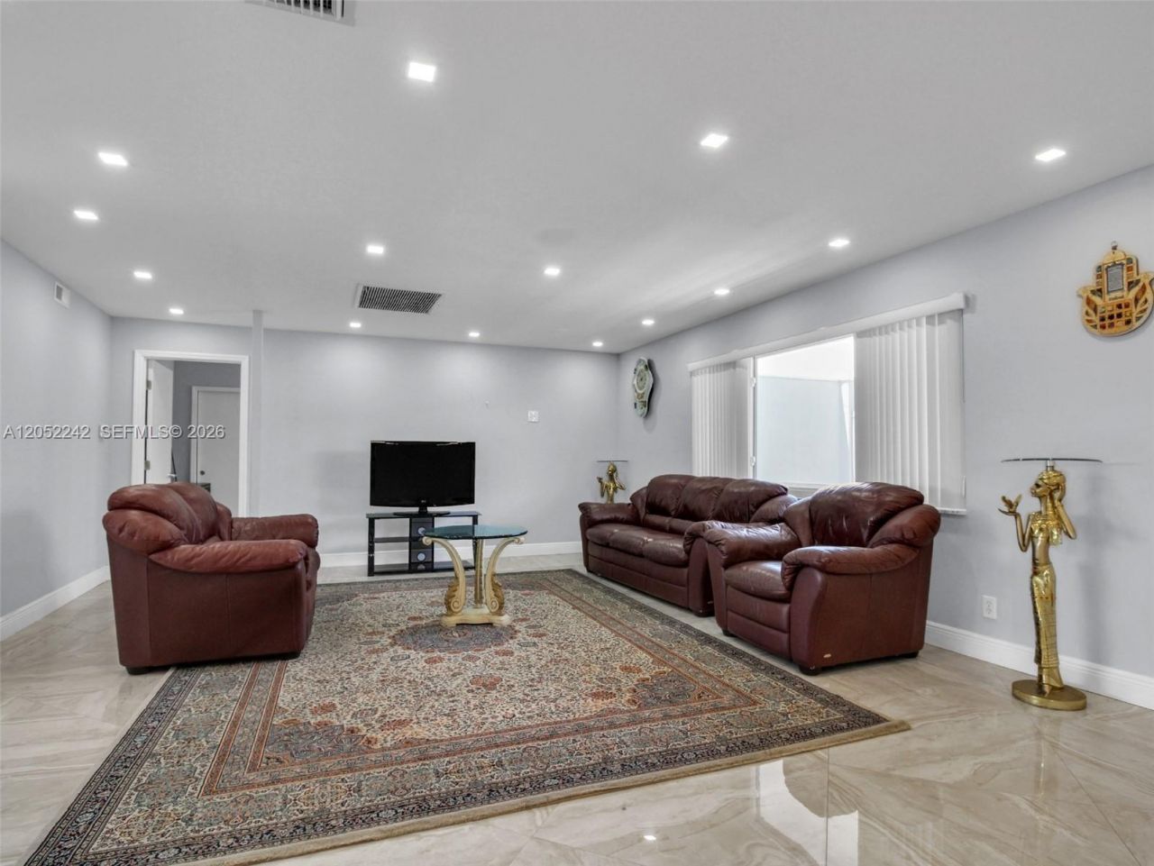 329 SE 3rd St, Unit 502S, Hallandale Beach, FL 33009 Photo
