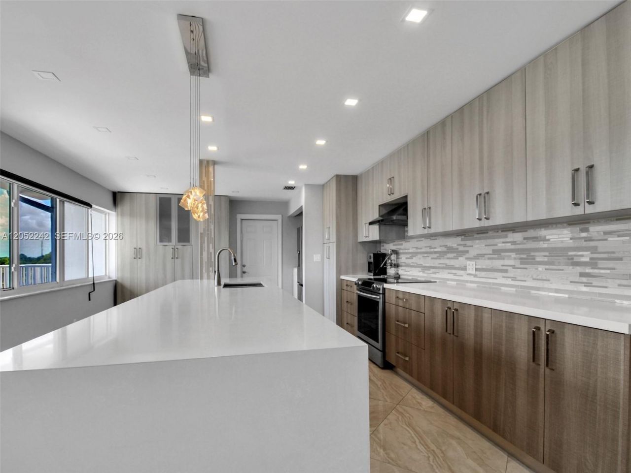 329 SE 3rd St, Unit 502S, Hallandale Beach, FL 33009 Photo