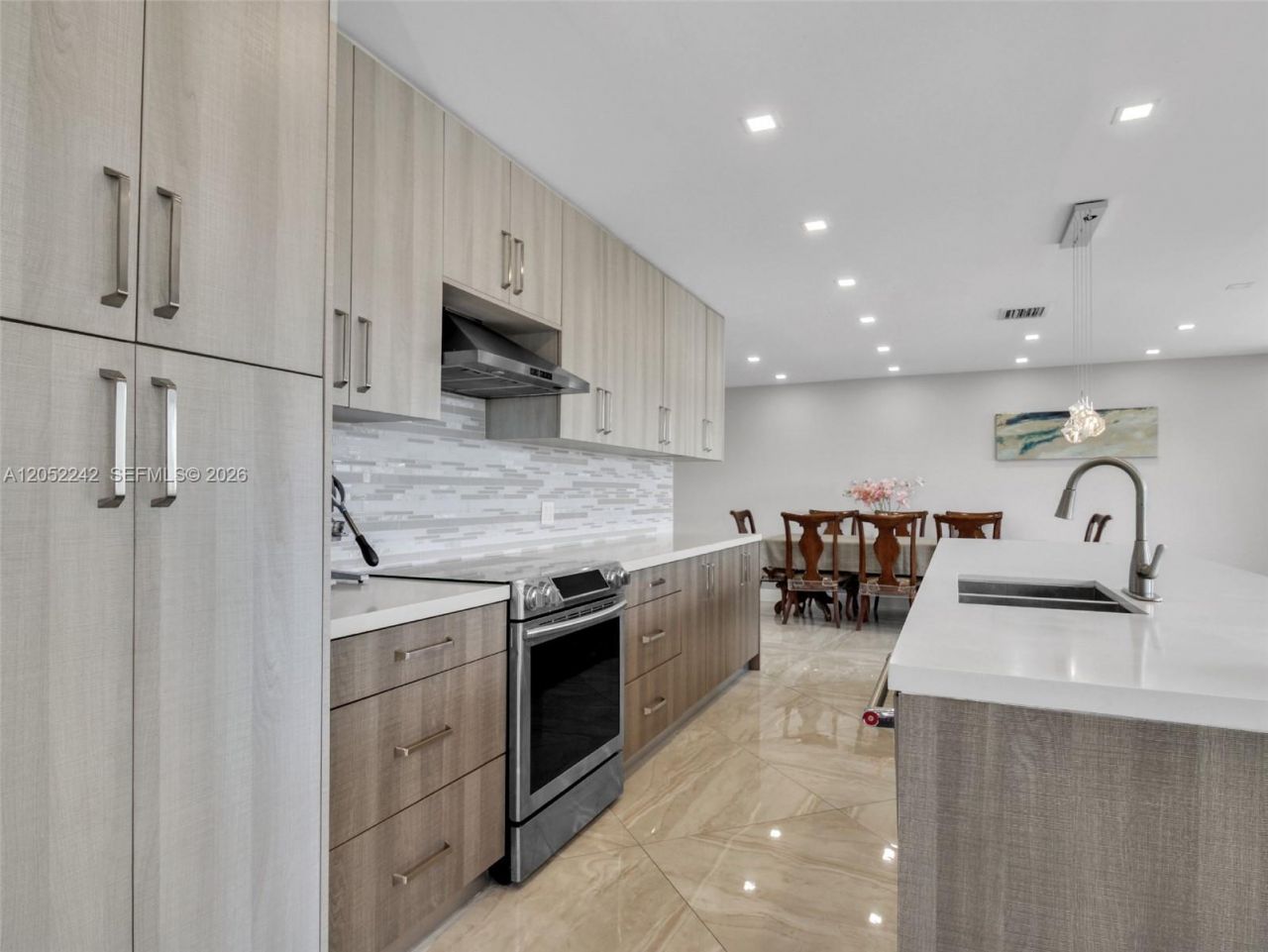 329 SE 3rd St, Unit 502S, Hallandale Beach, FL 33009 Photo