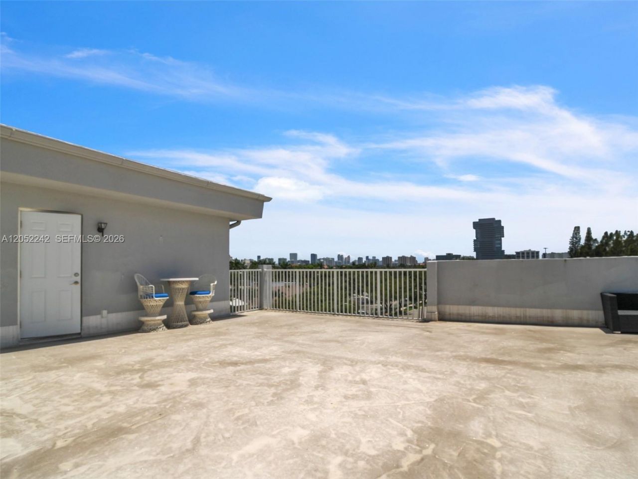 329 SE 3rd St, Unit 502S, Hallandale Beach, FL 33009 Photo