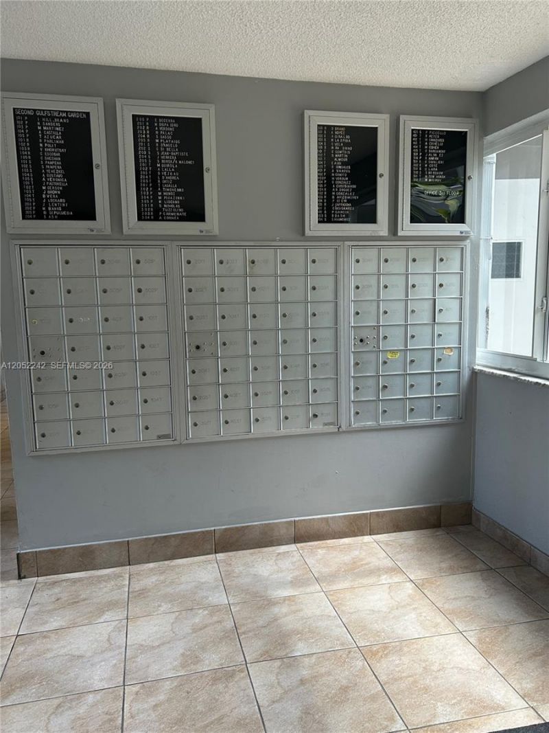 329 SE 3rd St, Unit 502S, Hallandale Beach, FL 33009 Photo