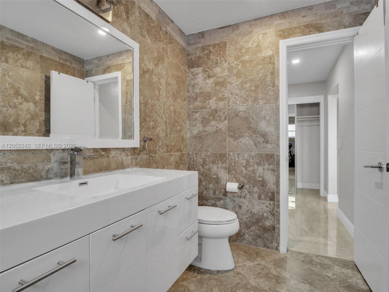 329 SE 3rd St, Unit 502S, Hallandale Beach, FL 33009 Photo