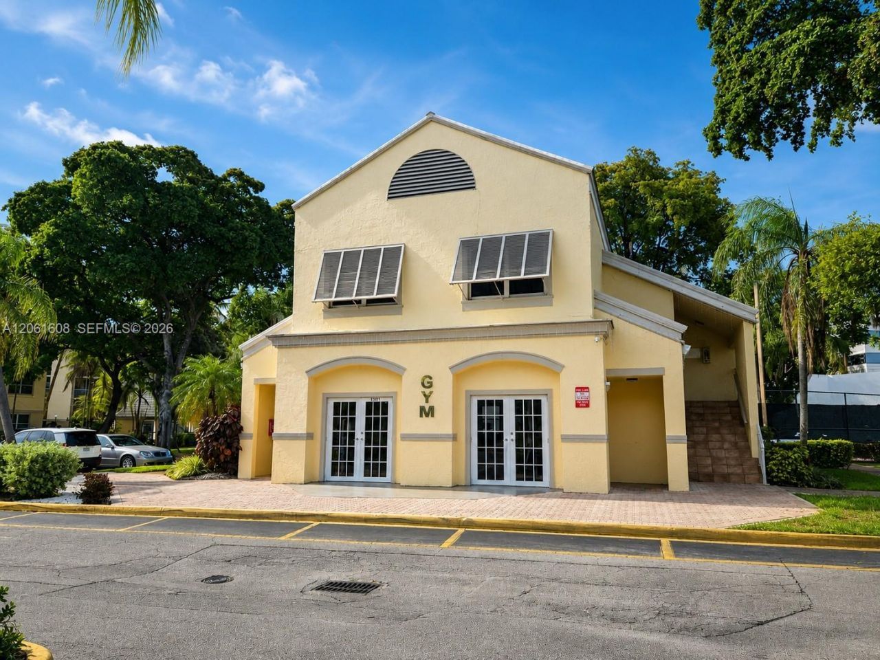 8363 Lake Dr, Unit 301, Doral, FL 33166 Photo
