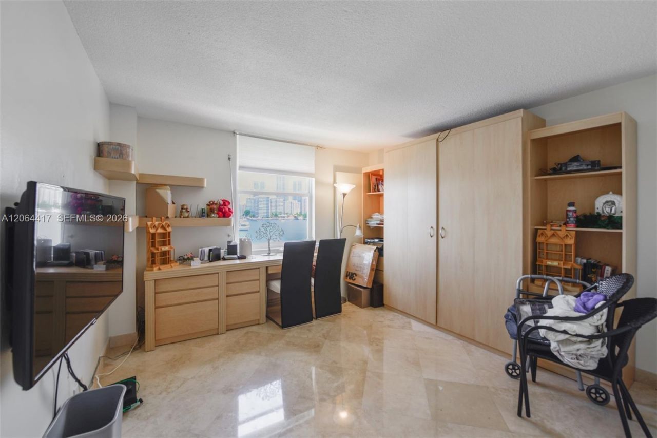 430 Golden Isles Dr, Unit 306, Hallandale Beach, FL 33009 Photo