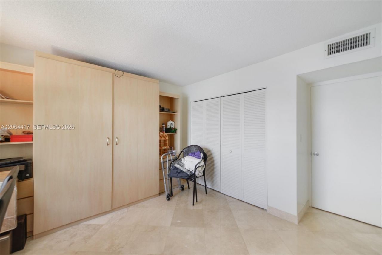 430 Golden Isles Dr, Unit 306, Hallandale Beach, FL 33009 Photo