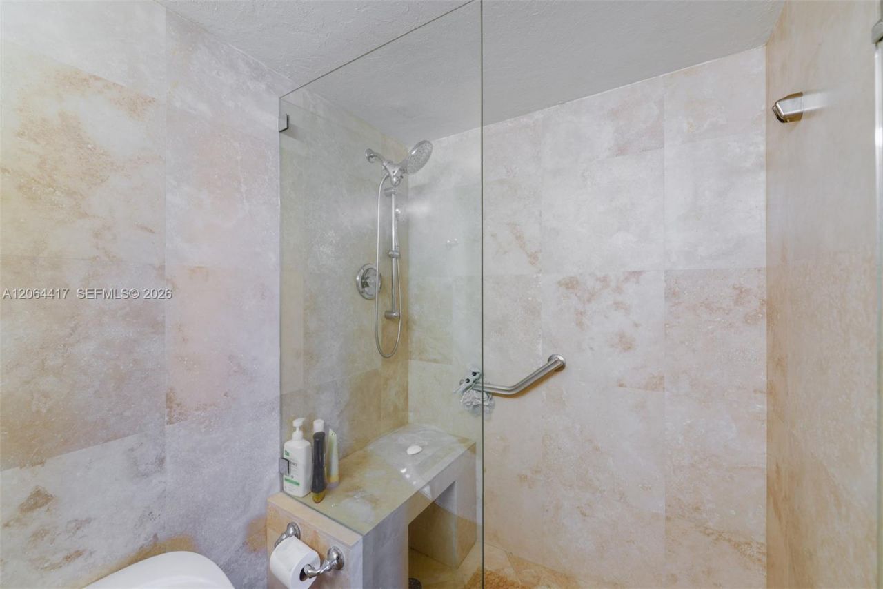 430 Golden Isles Dr, Unit 306, Hallandale Beach, FL 33009 Photo