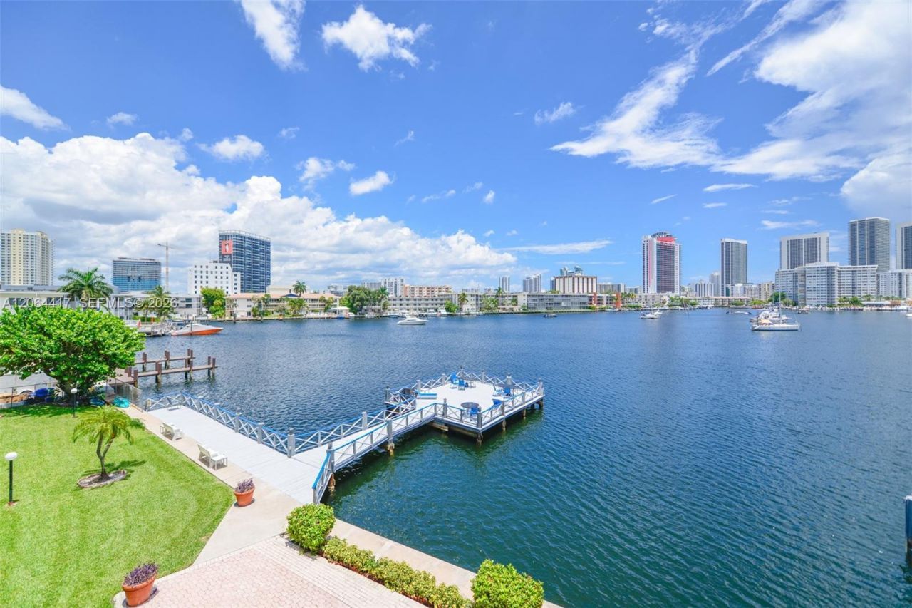 430 Golden Isles Dr, Unit 306, Hallandale Beach, FL 33009 Photo