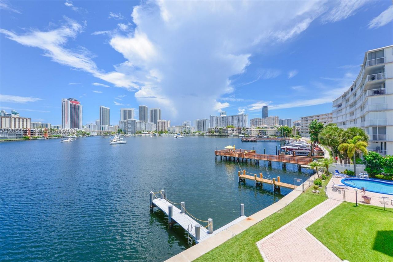 430 Golden Isles Dr, Unit 306, Hallandale Beach, FL 33009 Photo