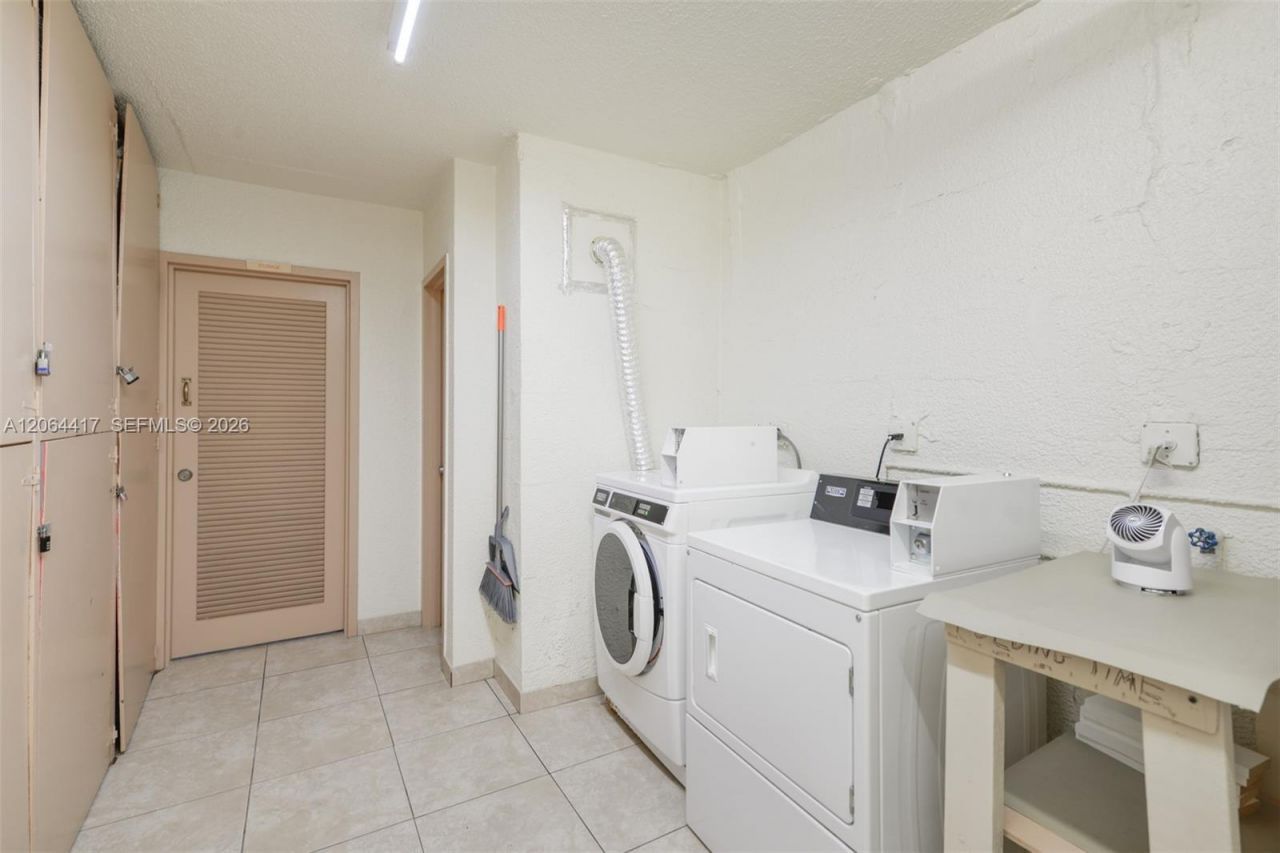 430 Golden Isles Dr, Unit 306, Hallandale Beach, FL 33009 Photo