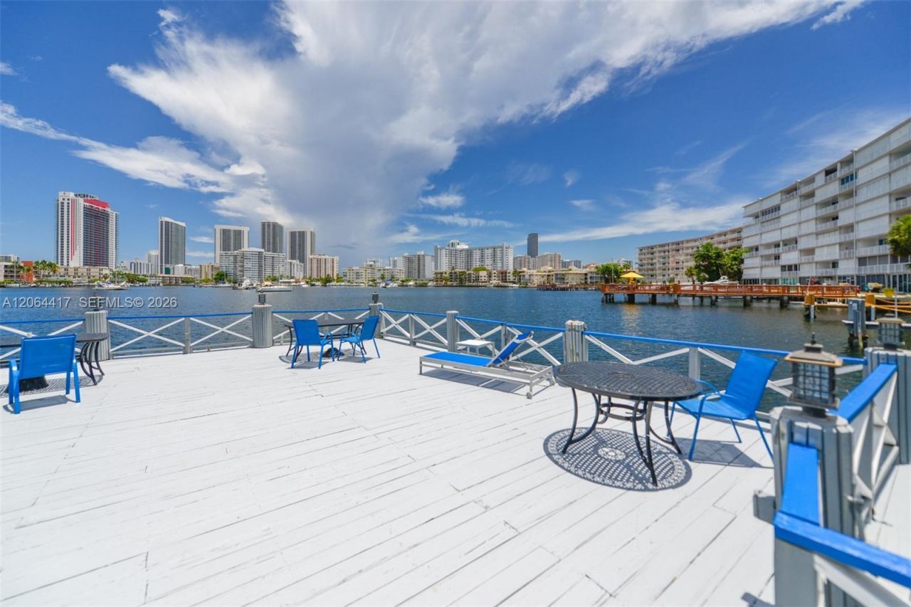 430 Golden Isles Dr, Unit 306, Hallandale Beach, FL 33009 Photo
