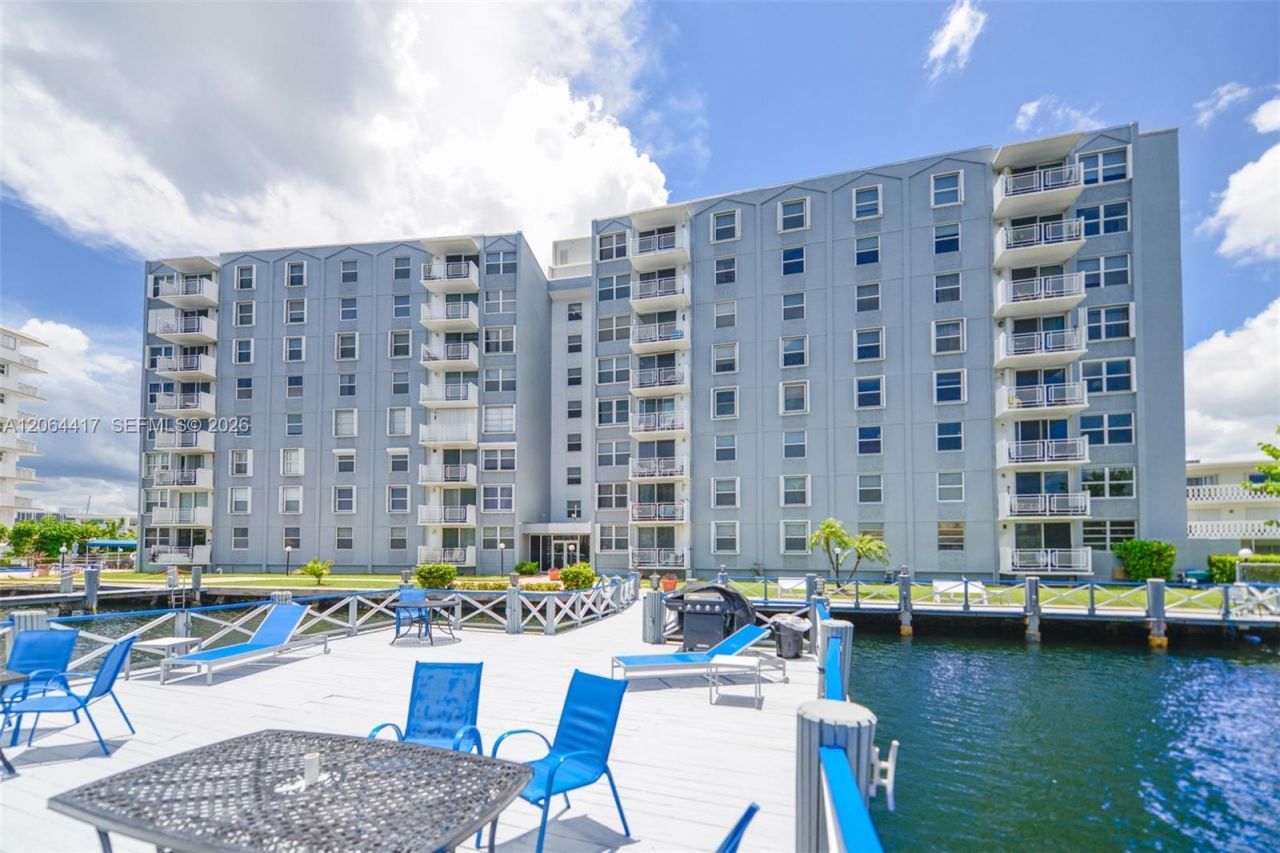 430 Golden Isles Dr, Unit 306, Hallandale Beach, FL 33009 Photo