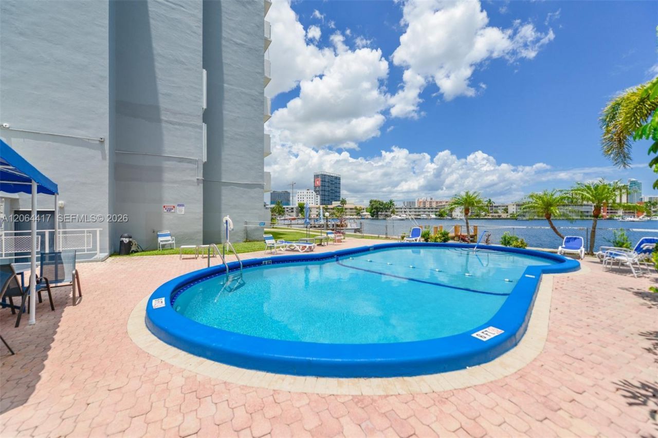 430 Golden Isles Dr, Unit 306, Hallandale Beach, FL 33009 Photo