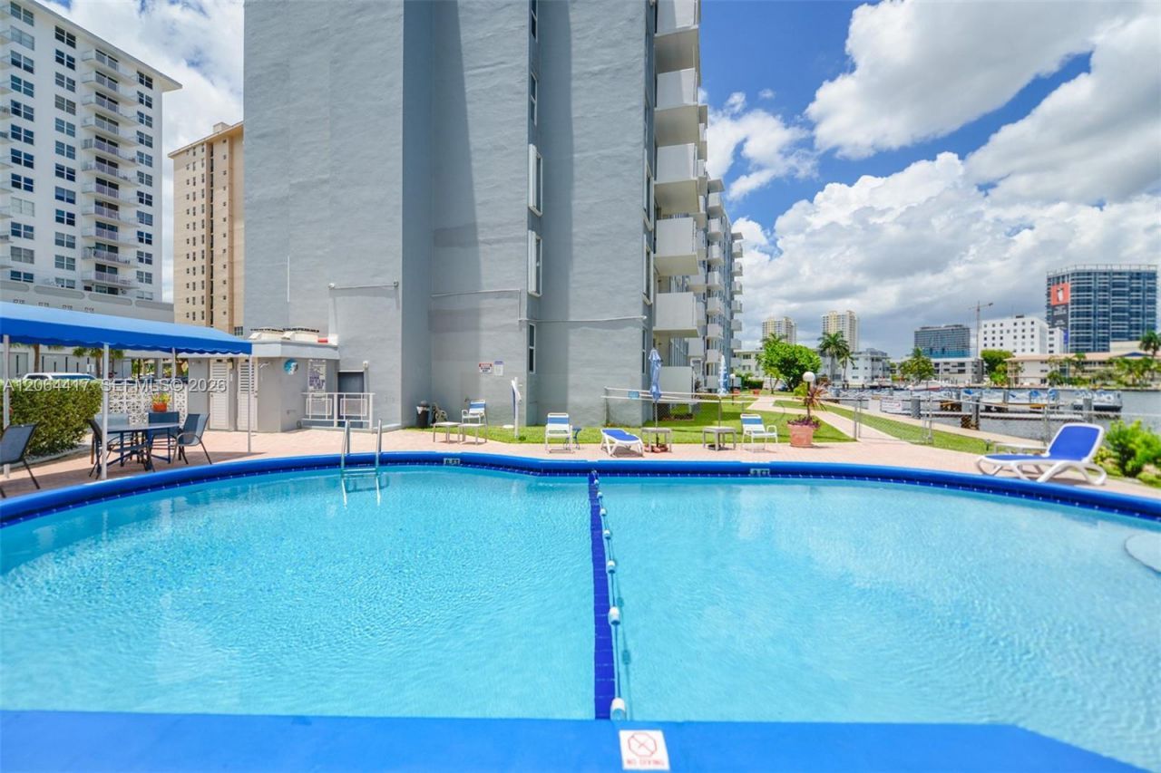 430 Golden Isles Dr, Unit 306, Hallandale Beach, FL 33009 Photo