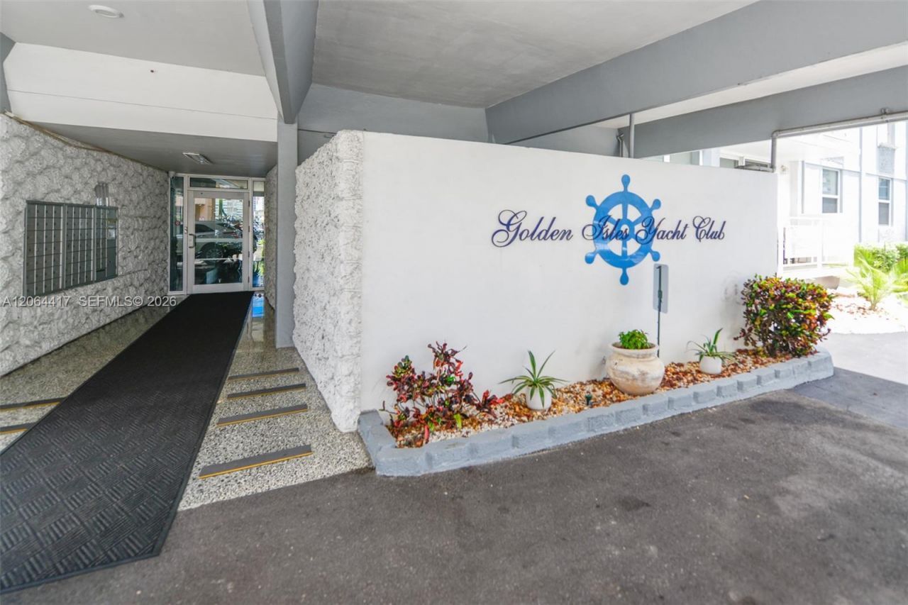 430 Golden Isles Dr, Unit 306, Hallandale Beach, FL 33009 Photo