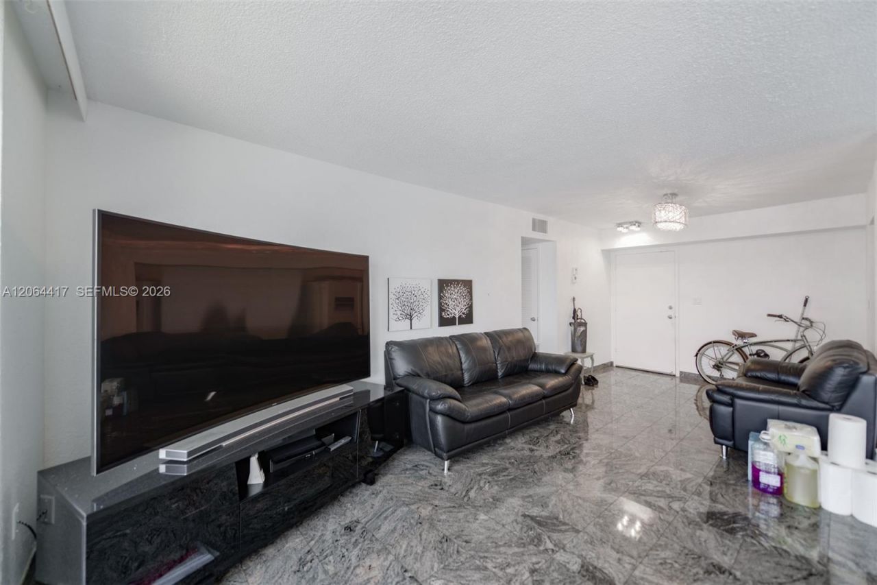 430 Golden Isles Dr, Unit 306, Hallandale Beach, FL 33009 Photo
