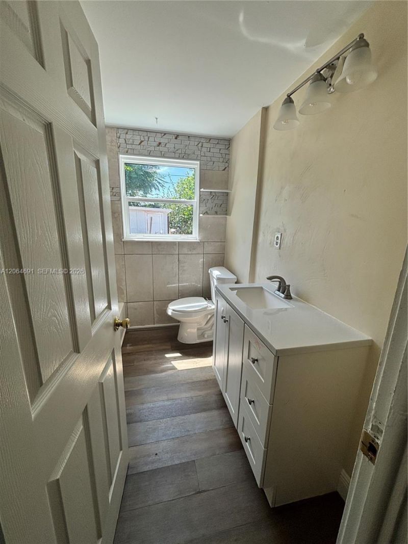 5442 Fourth Ave, Fort Myers, FL 33907 Photo