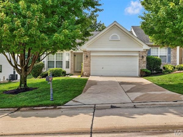 1319 Pine Bluff Drive, St Charles, MO 63304