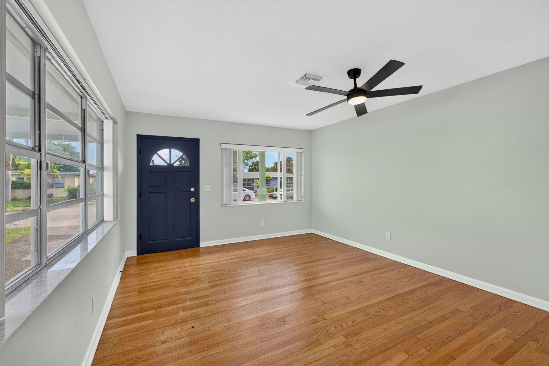 1547 W 10th Street, Riviera Beach, FL 33404 Photo