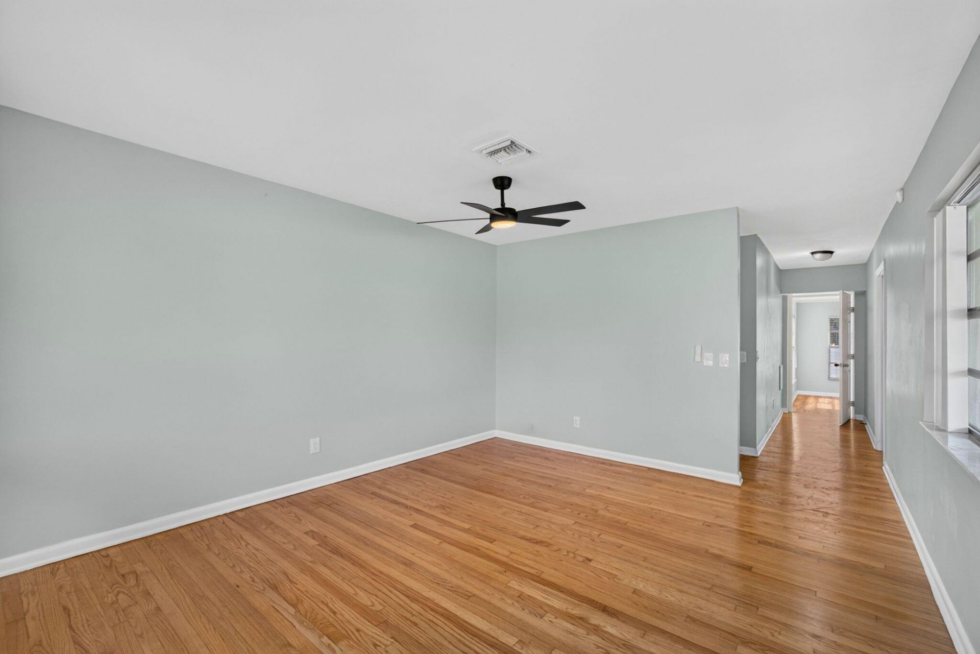 1547 W 10th Street, Riviera Beach, FL 33404 Photo
