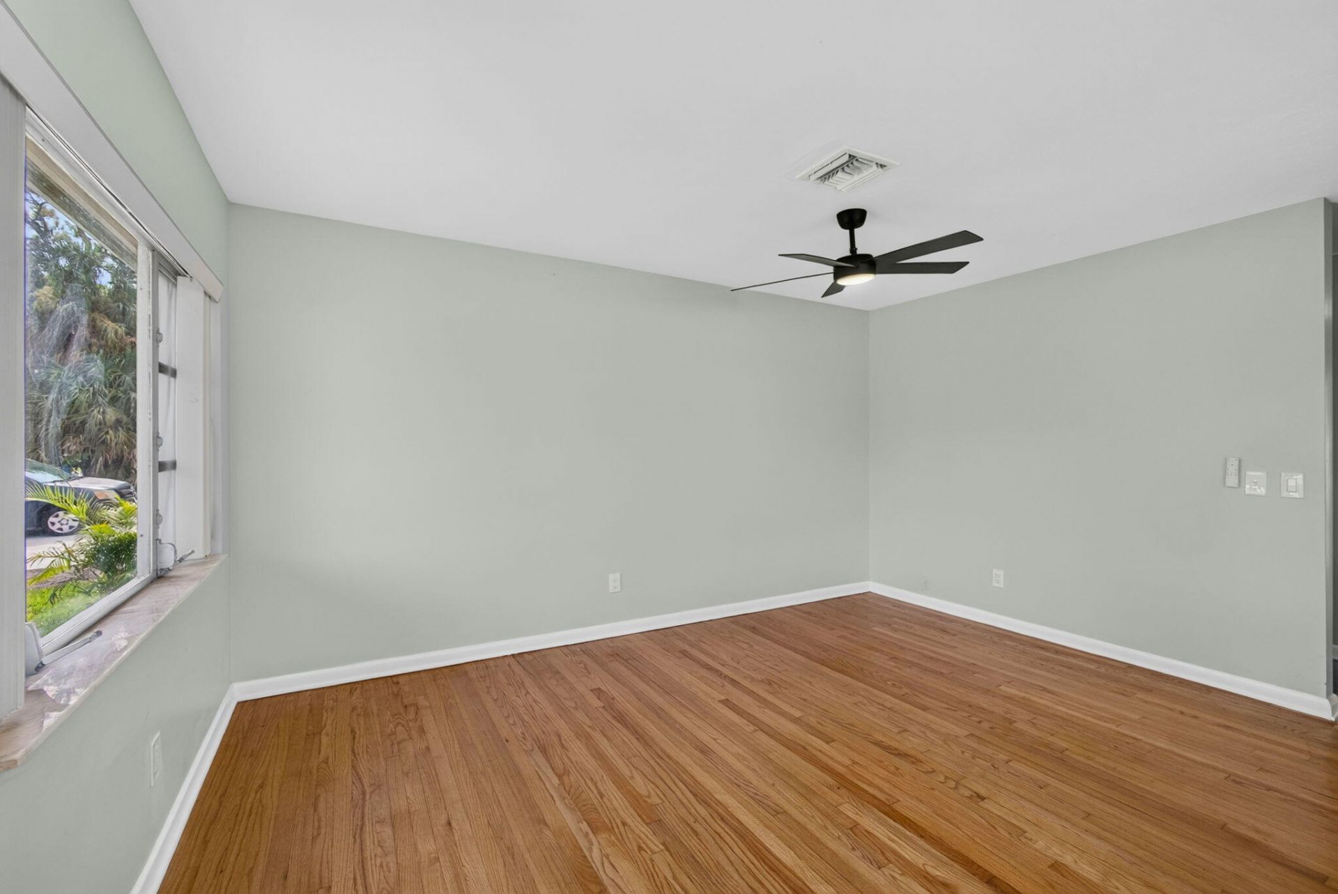 1547 W 10th Street, Riviera Beach, FL 33404 Photo
