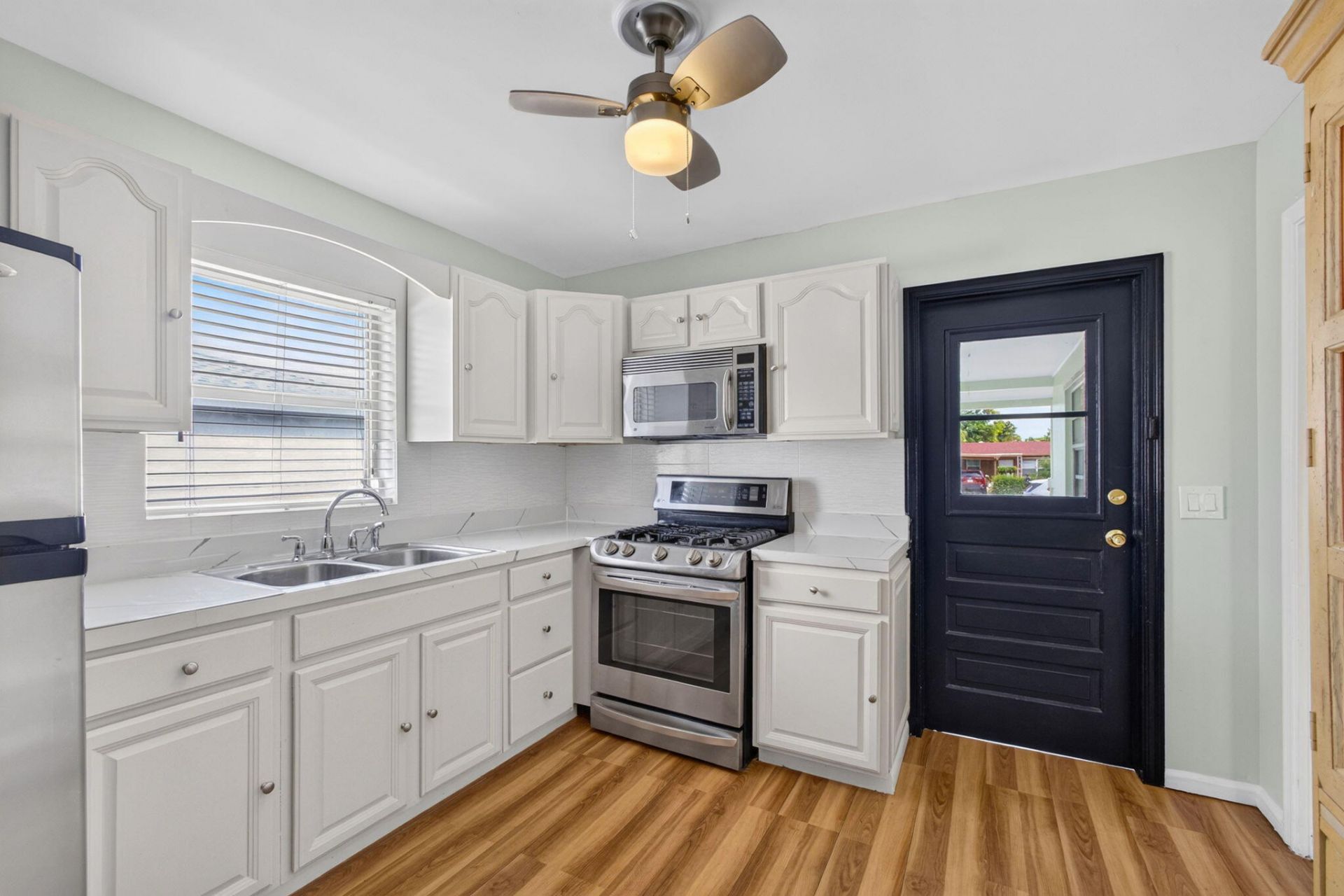 1547 W 10th Street, Riviera Beach, FL 33404 Photo