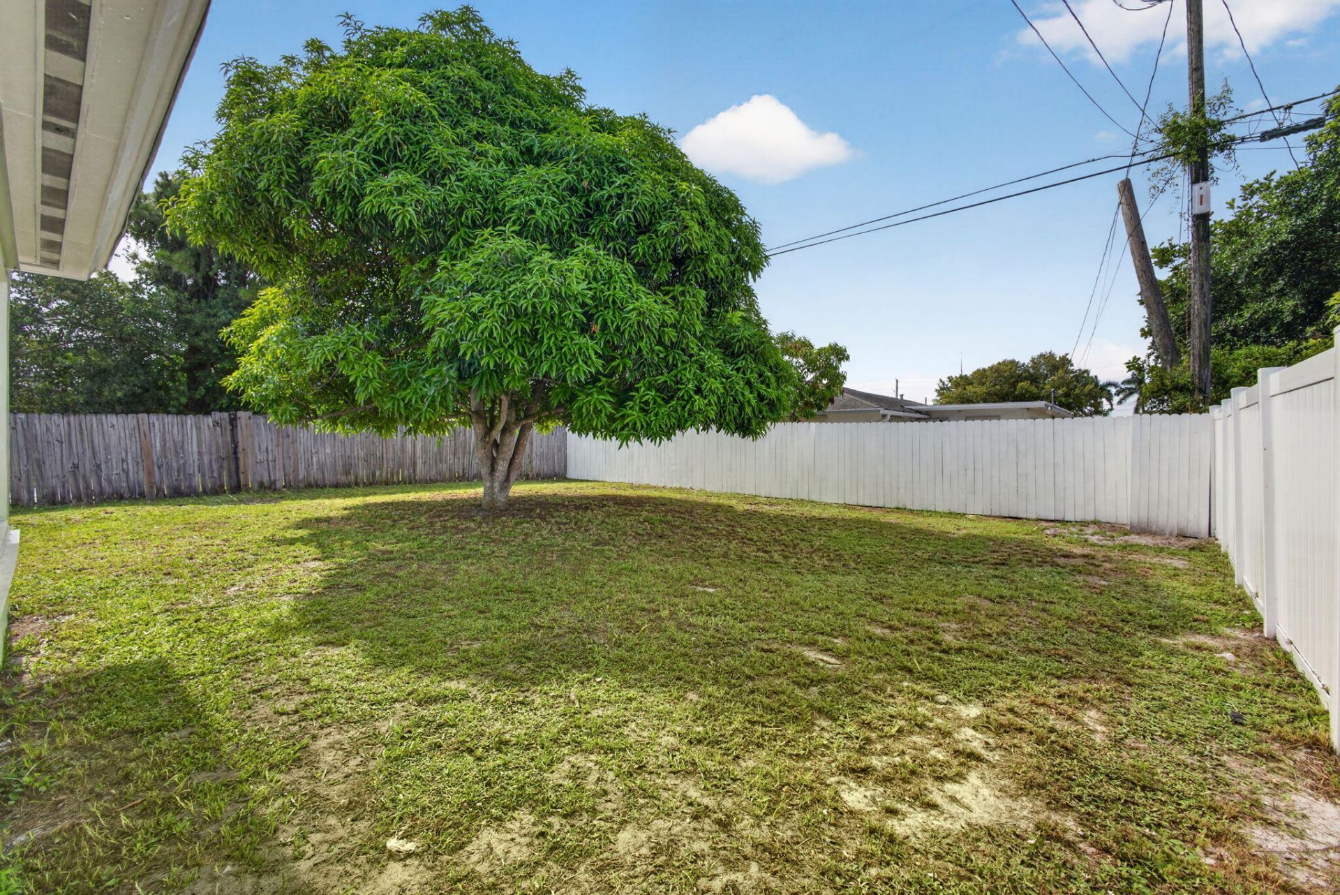 1547 W 10th Street, Riviera Beach, FL 33404 Photo