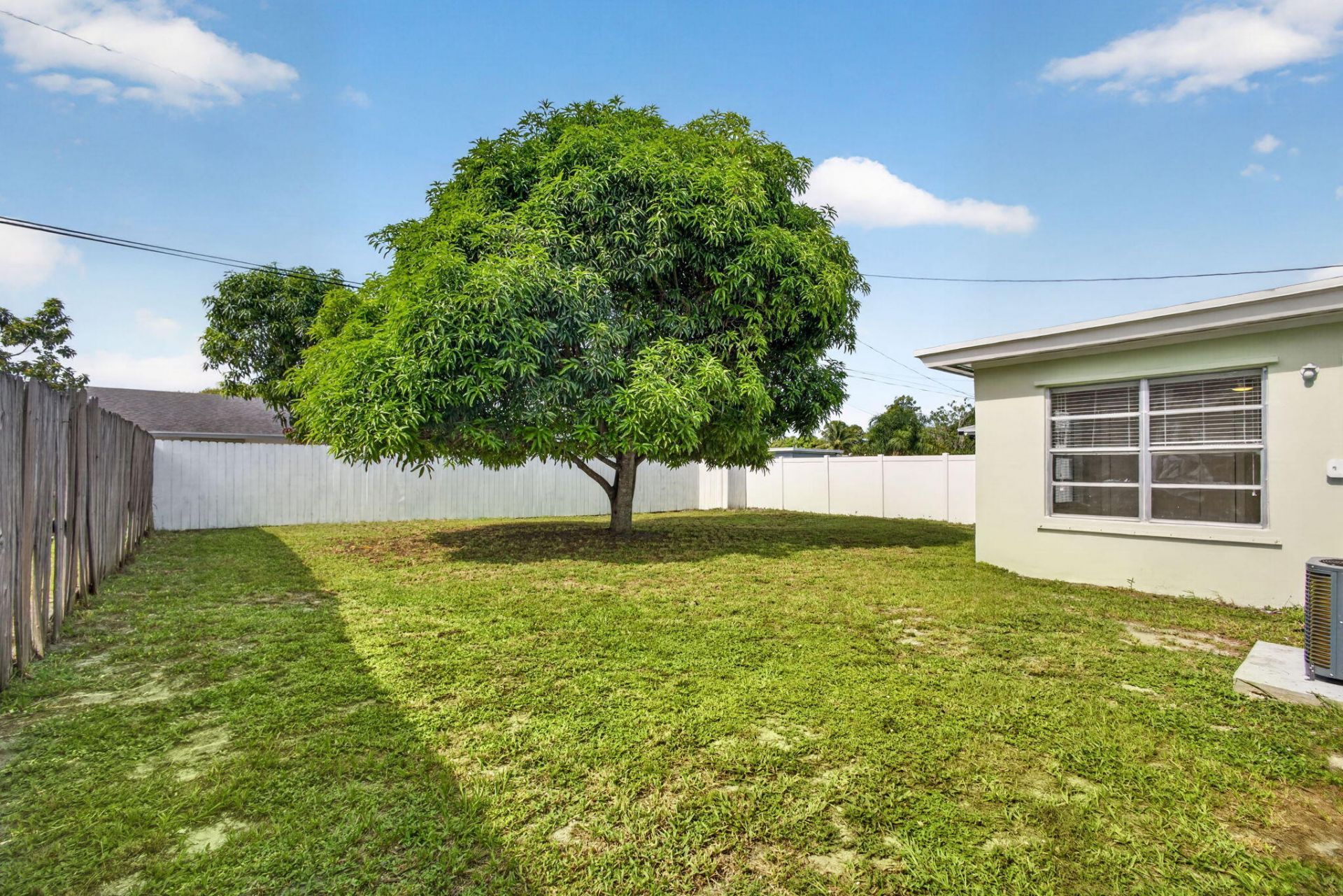 1547 W 10th Street, Riviera Beach, FL 33404 Photo