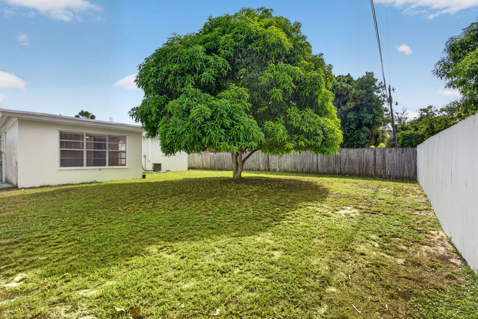 1547 W 10th Street, Riviera Beach, FL 33404 Photo